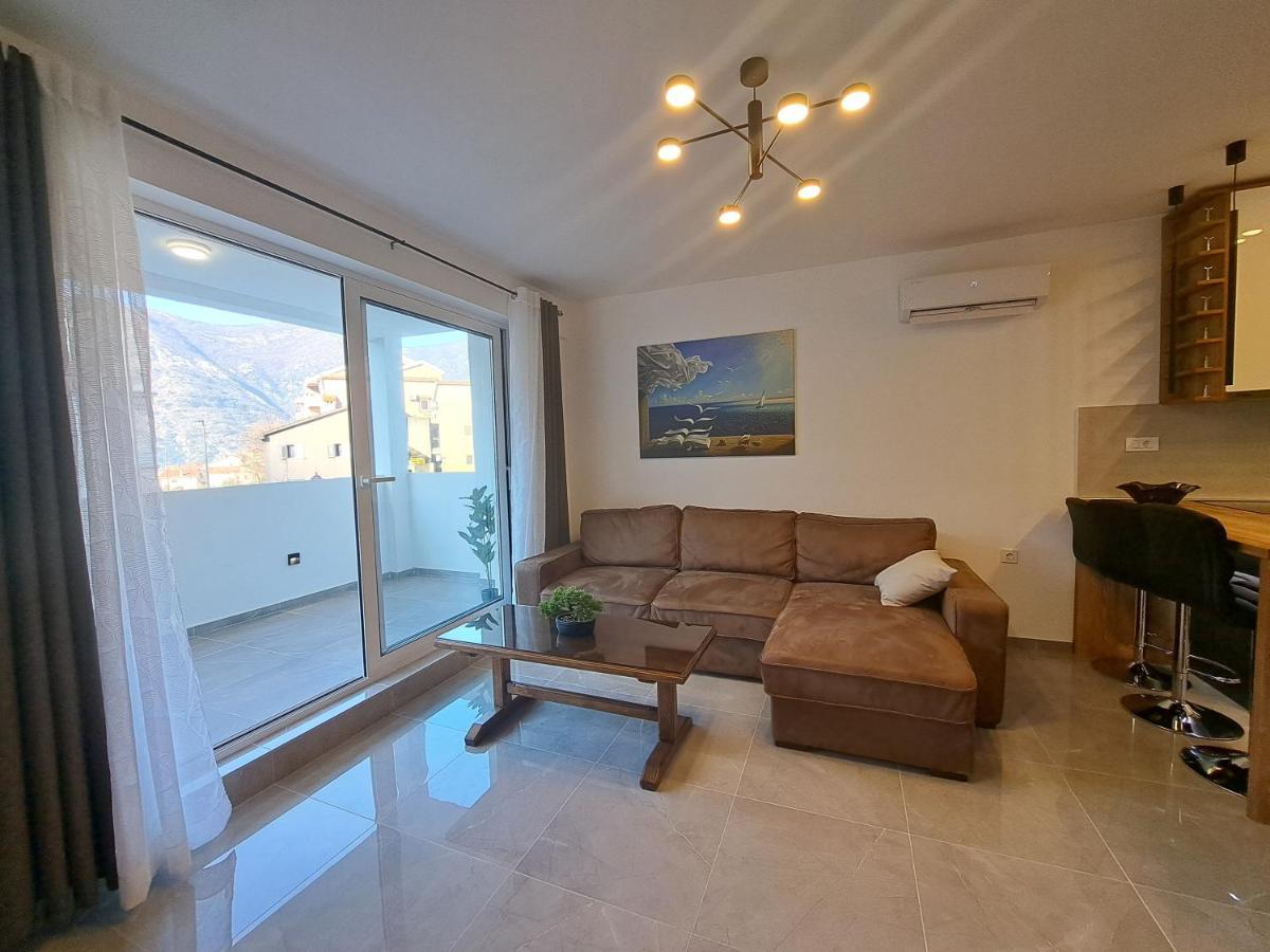 Paun Apartment Kotor Eksteriør bilde