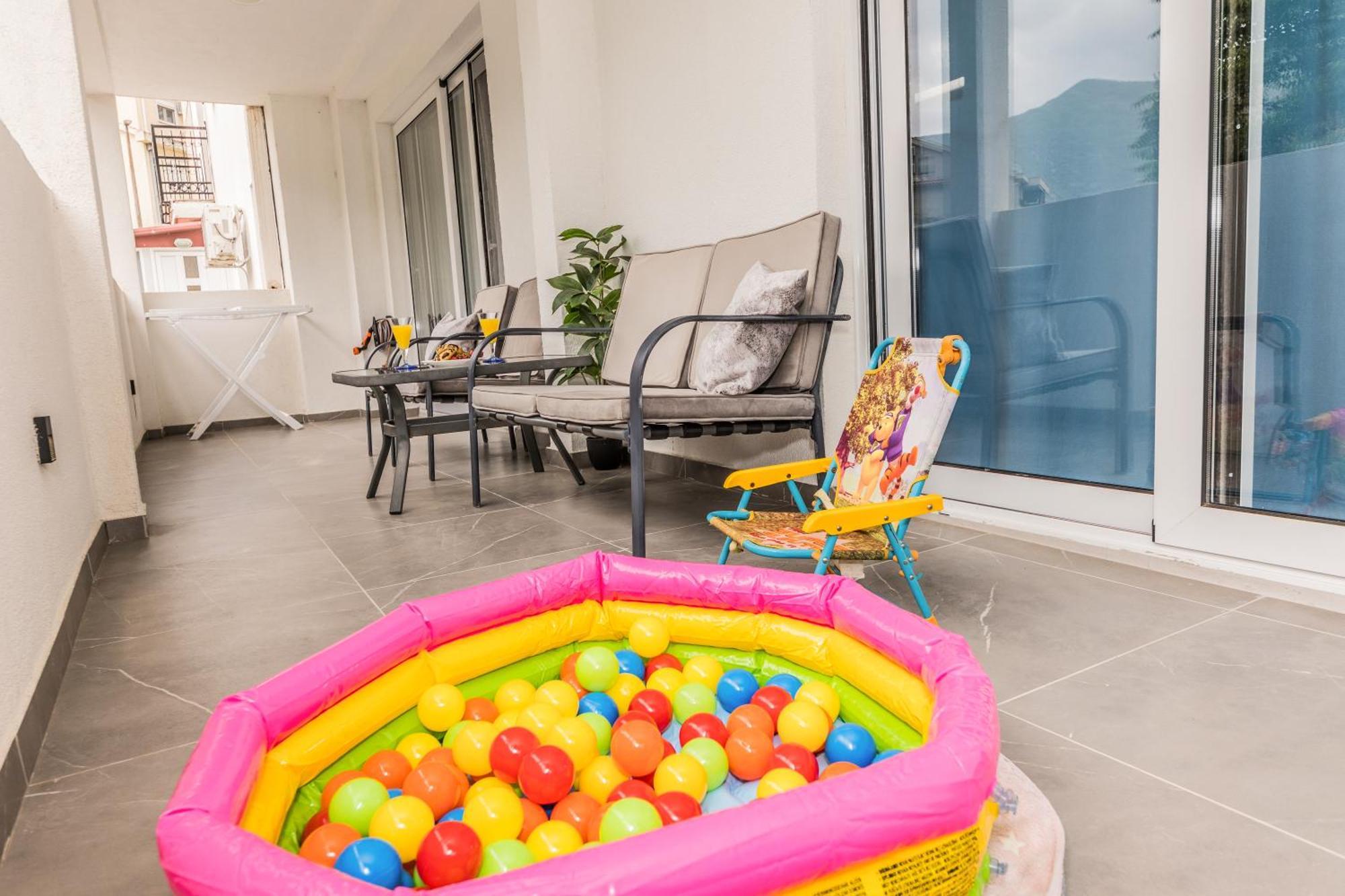 Paun Apartment Kotor Eksteriør bilde